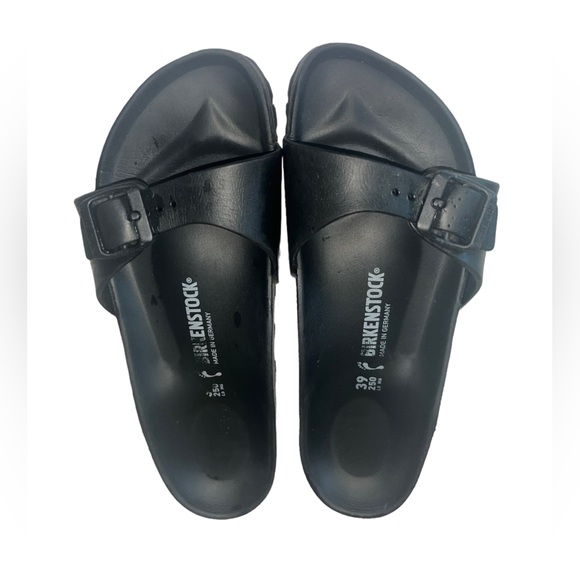 Birkenstock Shoes - Lightweight black Birkenstock Slides‎ size 39 US 8